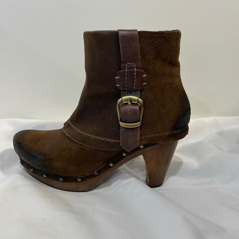 Leather ankle boots